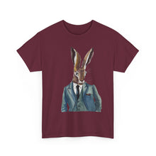 Laden Sie das Bild in den Galerie-Viewer, Anzughase – T-Shirt Unisex