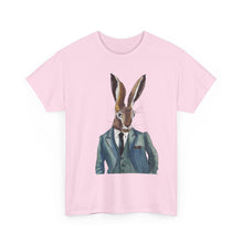 Laden Sie das Bild in den Galerie-Viewer, Anzughase – T-Shirt Unisex