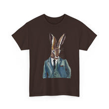 Laden Sie das Bild in den Galerie-Viewer, Anzughase – T-Shirt Unisex