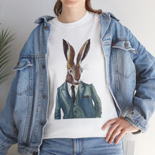 Laden Sie das Bild in den Galerie-Viewer, Anzughase – T-Shirt Unisex