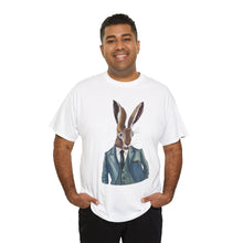 Laden Sie das Bild in den Galerie-Viewer, Anzughase – T-Shirt Unisex