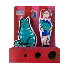 Laden Sie das Bild in den Galerie-Viewer, Objekt – Mädchen mit zwei Katzen