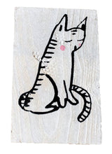 Laden Sie das Bild in den Galerie-Viewer, Objekt – Dösende Katze (Siebdruck auf Holz)